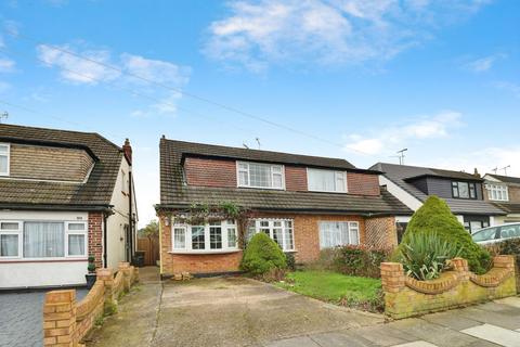 4 bedroom semi-detached house to rent, Springwater Road, Leigh-on-sea, SS9