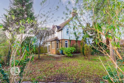 4 bedroom semi-detached house for sale, Sollershot East, Letchworth Garden City, SG6 3JN