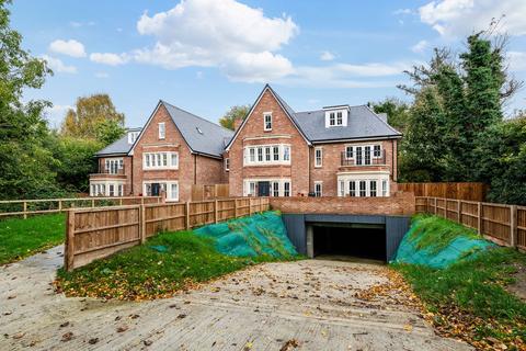 undefined, Woodcote Reservoir, Purley CR8