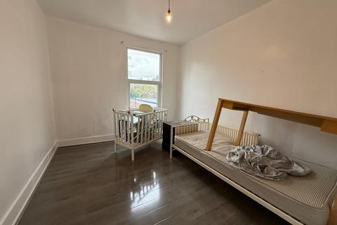 3 bedroom flat to rent, London , E10