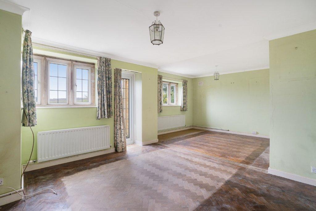 Sitting/Dining Room