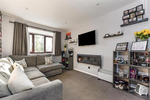 1 bedroom flat for sale, Honeywood Close, Portsmouth