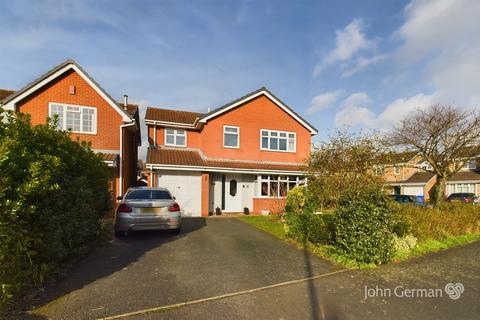 4 bedroom detached house for sale, Glencroft Close, Burton-on-Trent