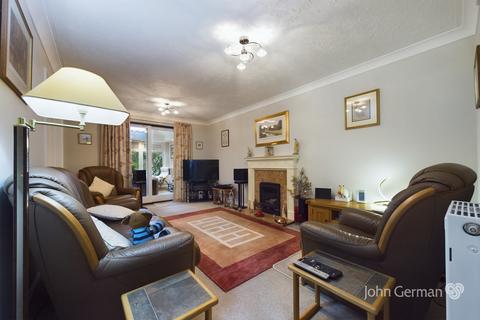 5 Mallens Croft, Bramshall, Uttoxeter, ST14 5NG