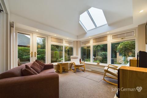 5 Mallens Croft, Bramshall, Uttoxeter, ST14 5NG