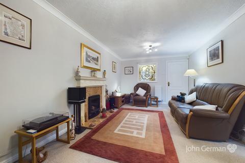 5 Mallens Croft, Bramshall, Uttoxeter, ST14 5NG