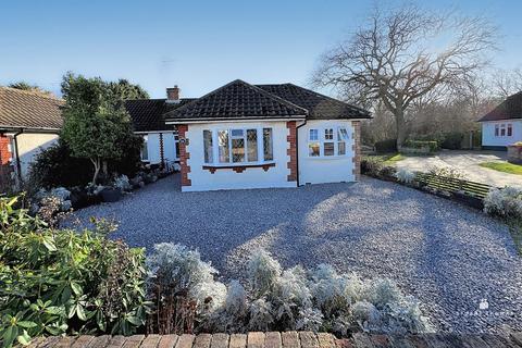 3 bedroom semi-detached bungalow for sale, Kingshawes, Benfleet