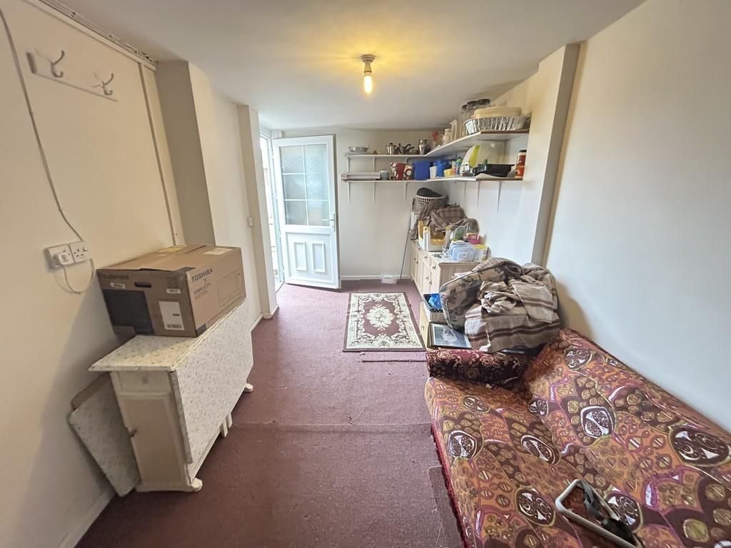Garage/ play room