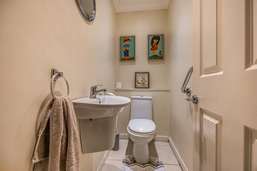 102 Admirals Walk, Westbourne-Small-Portico Marketi
