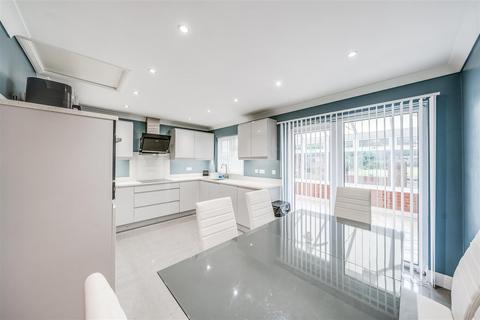 203 Chastilian Road, Crayford, Dartford, DA1 3LW