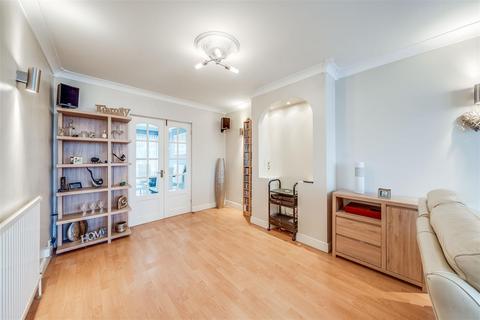 203 Chastilian Road, Crayford, Dartford, DA1 3LW
