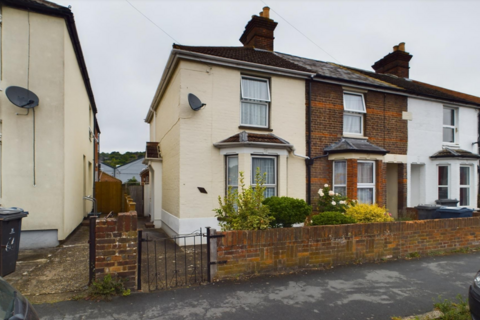 3 bedroom end of terrace house to rent, High Wycombe HP12