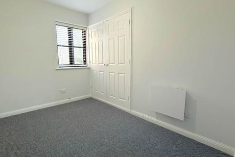 2 bedroom maisonette to rent, The Scholars, Ladys Close