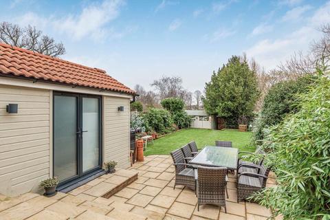 88 Elmbridge Avenue, Surbiton, KT5 9HA