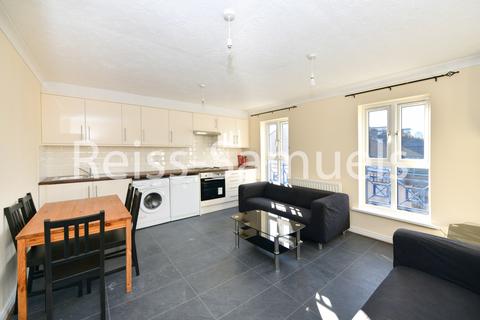 5 bedroom terraced house to rent, Cahir Street, Canary Wharf, London E14