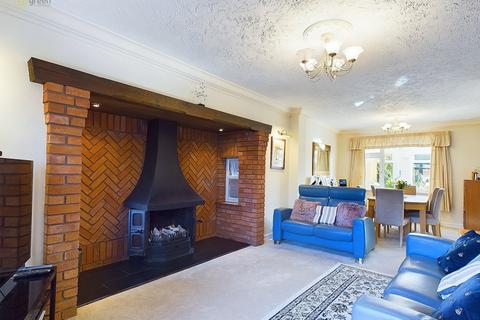 50 Streetly Crescent, Sutton Coldfield, B74 4PZ