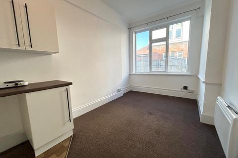 1 bedroom apartment to rent, Milton Road