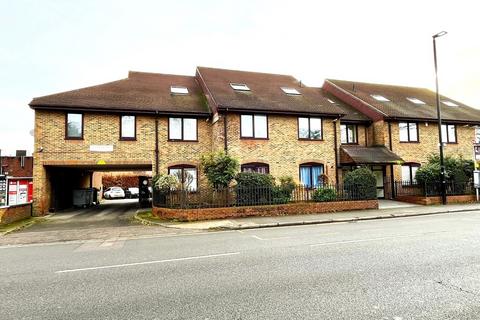 1 bedroom apartment for sale, Staines Road, Feltham