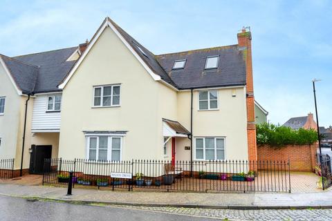 5 bedroom link detached house for sale, Wilkin Drive, Tiptree