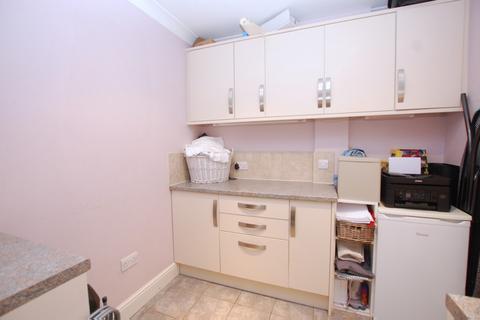 6 Heaton Way, Tiptree, Colchester, CO5 0DZ