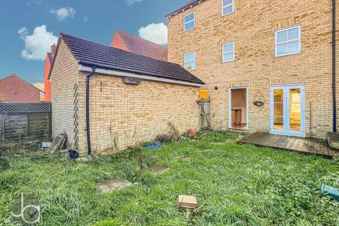 4 bedroom semi-detached house for sale, Valentinus Crescent, Colchester