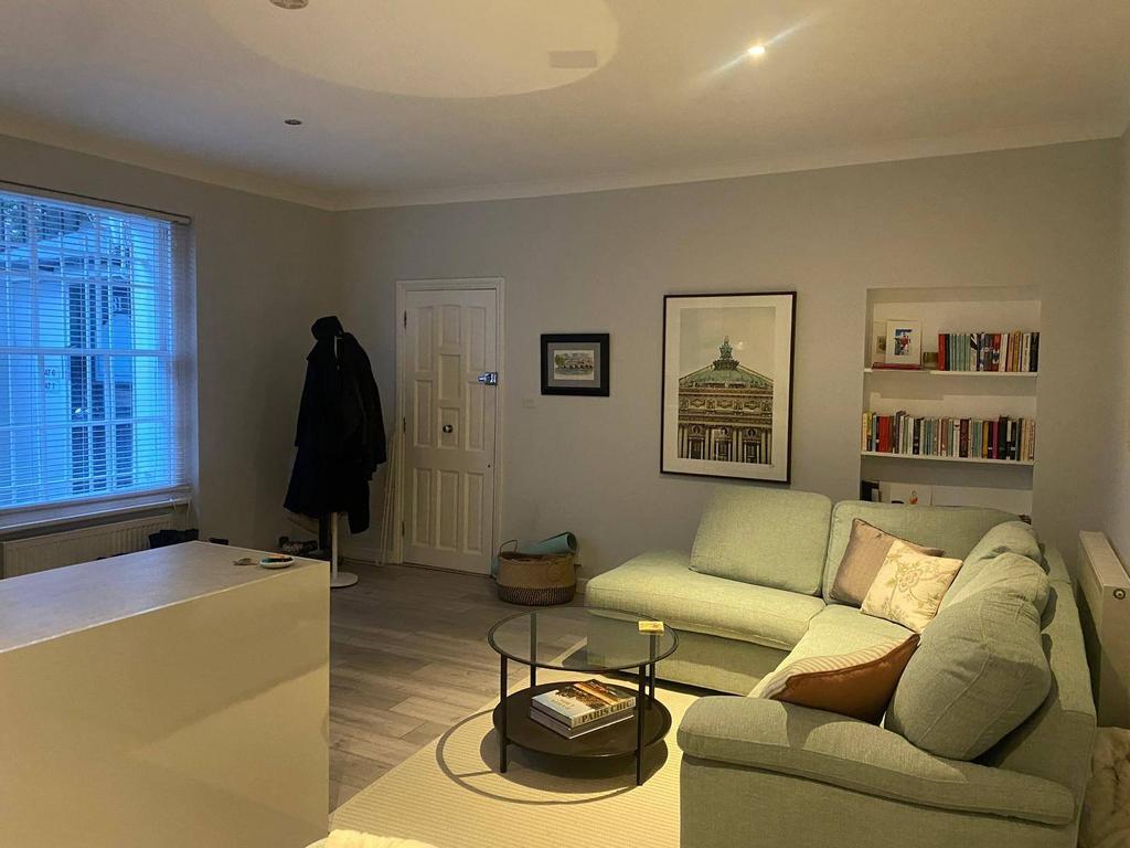 1 Bedroom Basement Flat For Rent In Central Londo