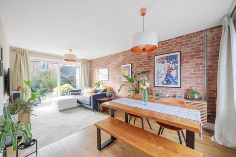 3 Foxcroft Road, Leeds, LS6 3NJ