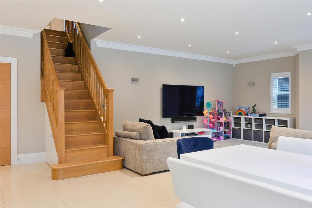 HIGH OAKS CLOSE, 6- (40).jpg