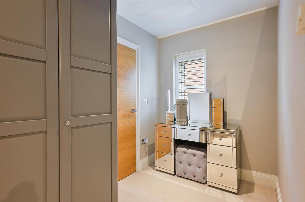 HIGH OAKS CLOSE, 6- (12).jpg