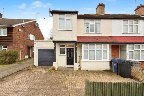 4 bedroom end of terrace house for sale, Potters Road, Barnet