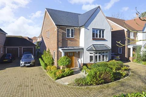 4 bedroom detached house for sale, Colley Gardens, Cranleigh