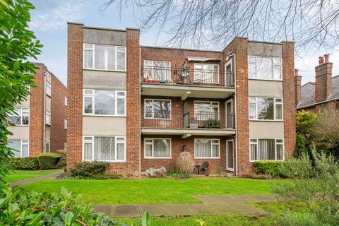 19 Holmbury Manor, Sidcup, DA14 6DF