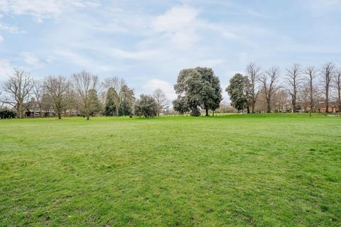 19 Holmbury Manor, Sidcup, DA14 6DF