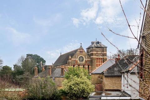19 Holmbury Manor, Sidcup, DA14 6DF