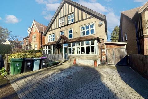 5 bedroom semi-detached house for sale, Barrowby Road, Grantham