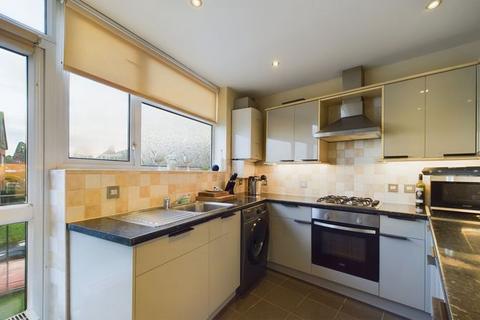 2 bedroom apartment for sale, Walton on the Hill