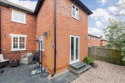 3 bedroom semi-detached house for sale, Kings Road, Banbury