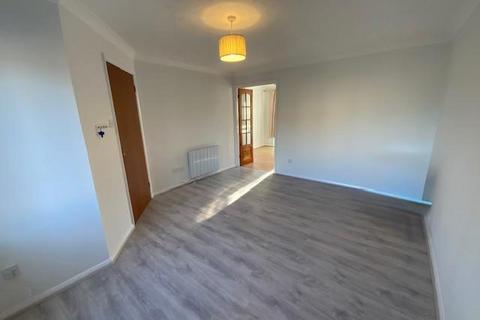 3 bedroom semi-detached house to rent, Perkins Way, Ipswich IP3