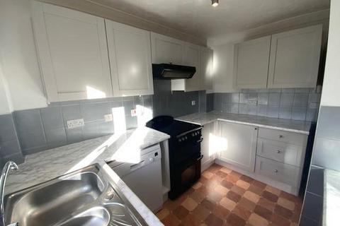 3 bedroom semi-detached house to rent, Perkins Way, Ipswich IP3