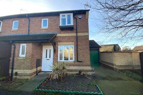 3 bedroom semi-detached house to rent, Perkins Way, Ipswich IP3