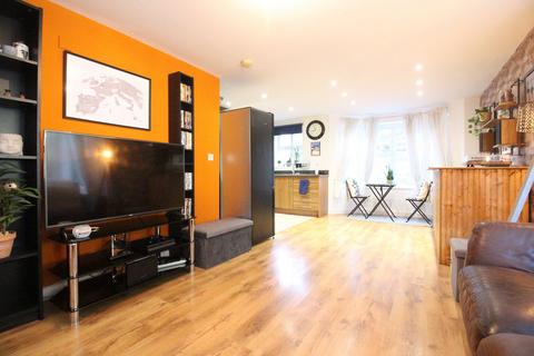 34 Crownoakes Drive, Wordsley, Stourbridge, DY8 5SQ