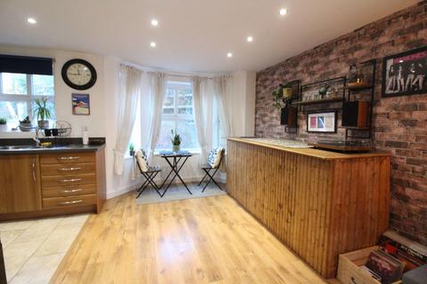 34 Crownoakes Drive, Wordsley, Stourbridge, DY8 5SQ