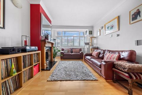 4 bedroom end of terrace house for sale, Stoneleigh Avenue, Worcester Park