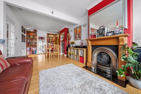 4 bedroom end of terrace house for sale, Stoneleigh Avenue, Worcester Park