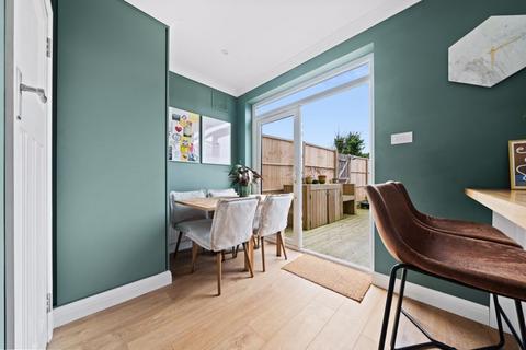 78 Elmstead Gardens, Worcester Park, KT4 7BE