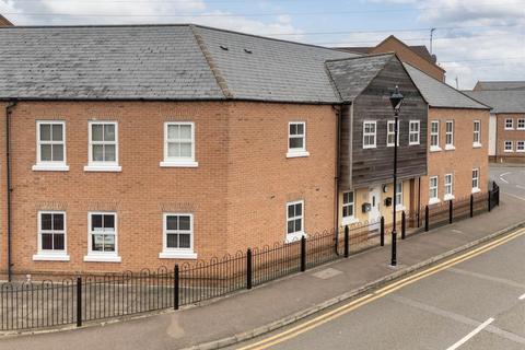 3 bedroom flat for sale, Nymet Court, Aylesbury HP19