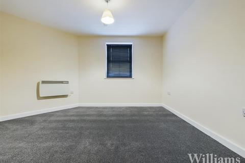 3 bedroom flat for sale, Nymet Court, Aylesbury HP19