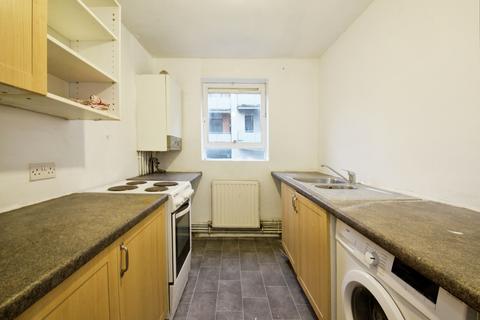 3 bedroom flat to rent, Shelbourne Road, Tottenham, London, N17