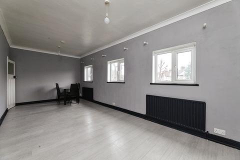 3 bedroom flat to rent, Thorpe Crescent, Walthamstow, London, E17