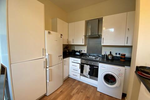 1 bedroom apartment to rent, Dillon Close, Epsom